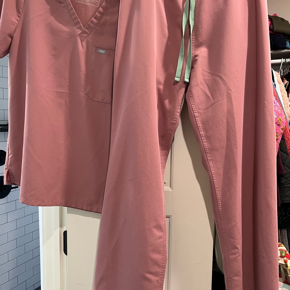 Figs mineral mauve set